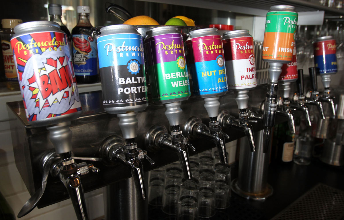 Grind Modern Burger beer taps